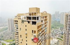 疯狂!30多层高楼屋顶违建三层欲做别墅 疯狂!30多层高楼屋顶违建三层欲做别墅